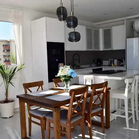 Beachfront Heaven - Carvajal Apartment *