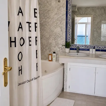 Beachfront Heaven - Carvajal Appartement