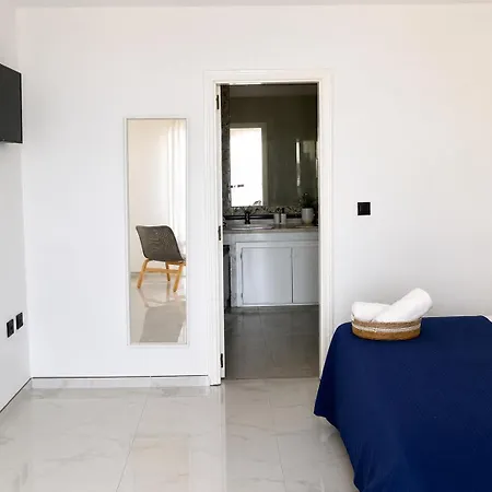 Beachfront Heaven - Carvajal Appartement